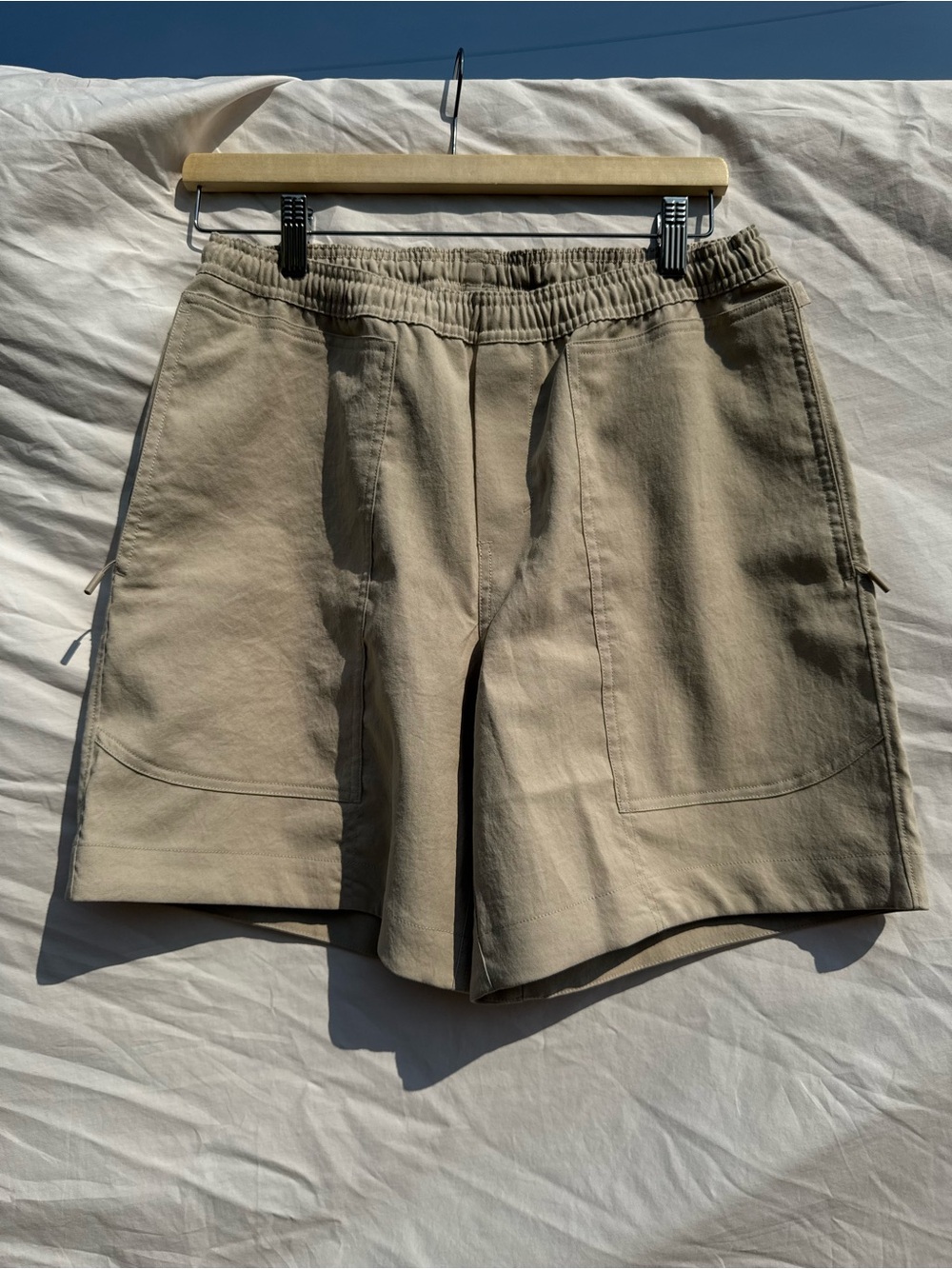 Lululemon Relaxed-Fit Pull-On Short 7"
Light Woven - Tan - small